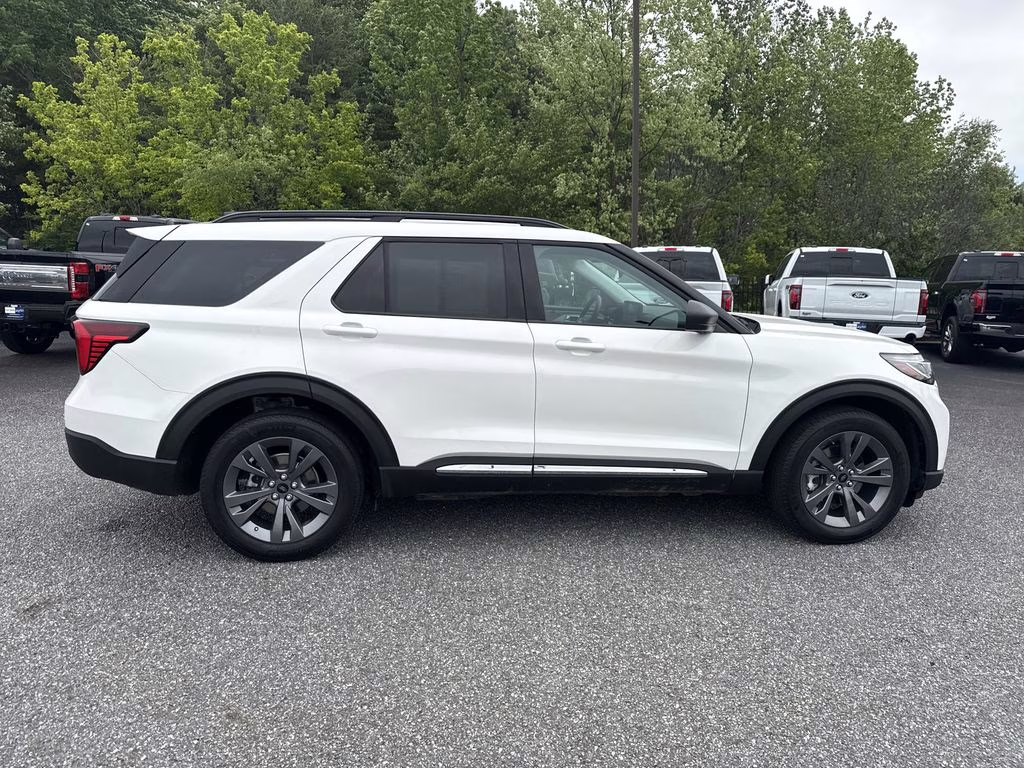 2025 Star White Metallic Tri-Coat Ford Explorer Active 4X4 SUV