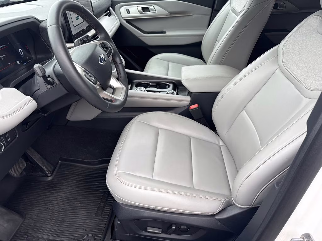 2025 Star White Metallic Tri-Coat Ford Explorer Active 4X4 SUV