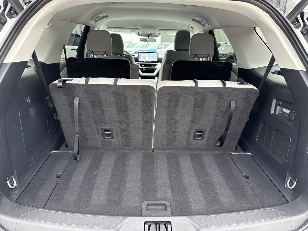 2025 Star White Metallic Tri-Coat Ford Explorer Active 4X4 SUV
