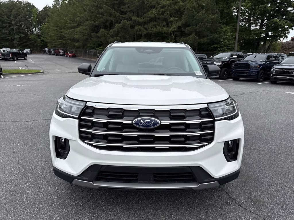 2025 Star White Metallic Tri-Coat Ford Explorer Active 4X4 SUV