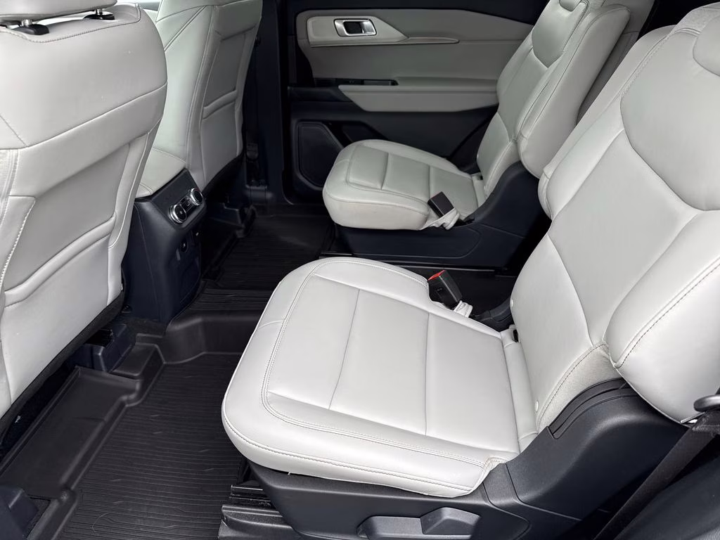 2025 Star White Metallic Tri-Coat Ford Explorer Active 4X4 SUV