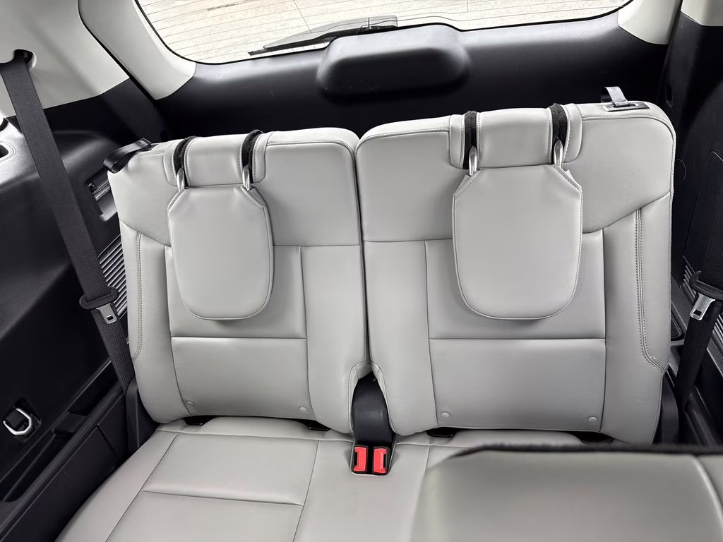 2025 Star White Metallic Tri-Coat Ford Explorer Active 4X4 SUV
