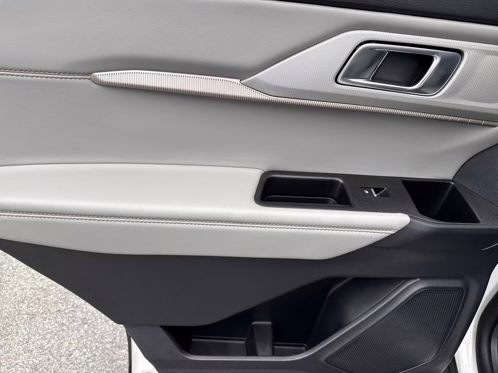 2025 Star White Metallic Tri-Coat Ford Explorer Active 4X4 SUV