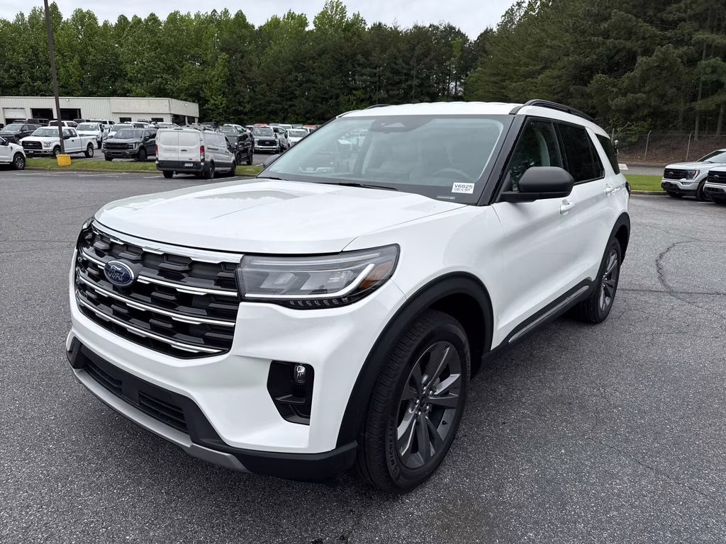 2025 Star White Metallic Tri-Coat Ford Explorer Active 4X4 SUV