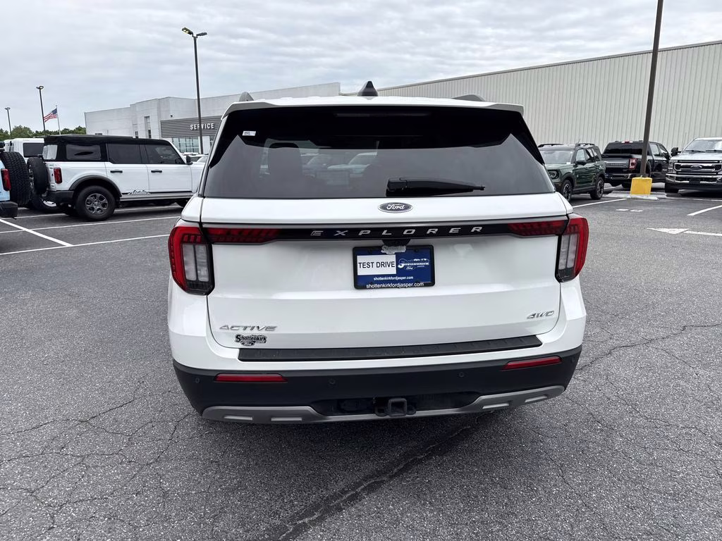 2025 Star White Metallic Tri-Coat Ford Explorer Active 4X4 SUV