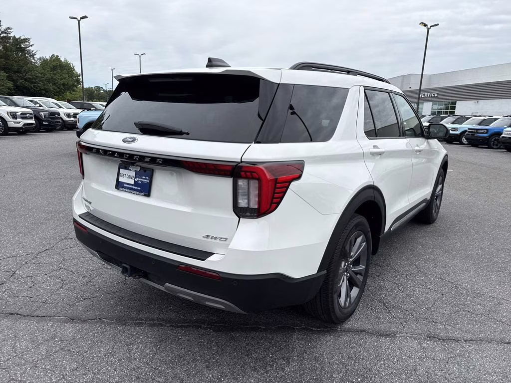 2025 Star White Metallic Tri-Coat Ford Explorer Active 4X4 SUV