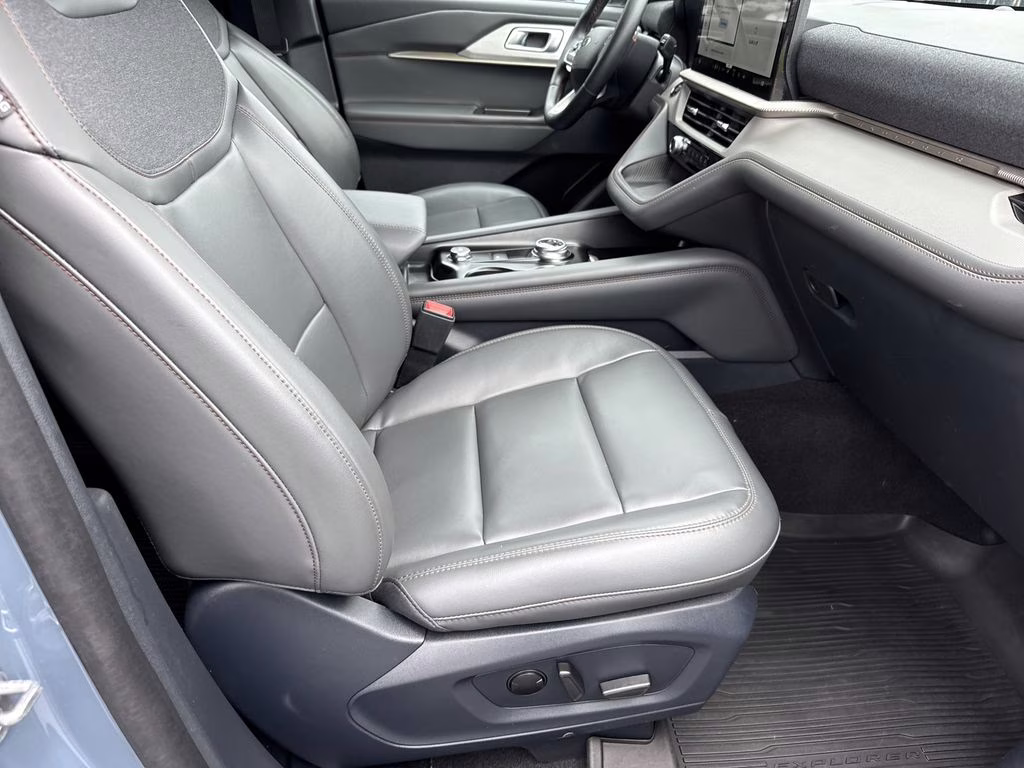 2025 Vapor Blue Metallic Ford Explorer Active 4X4 SUV