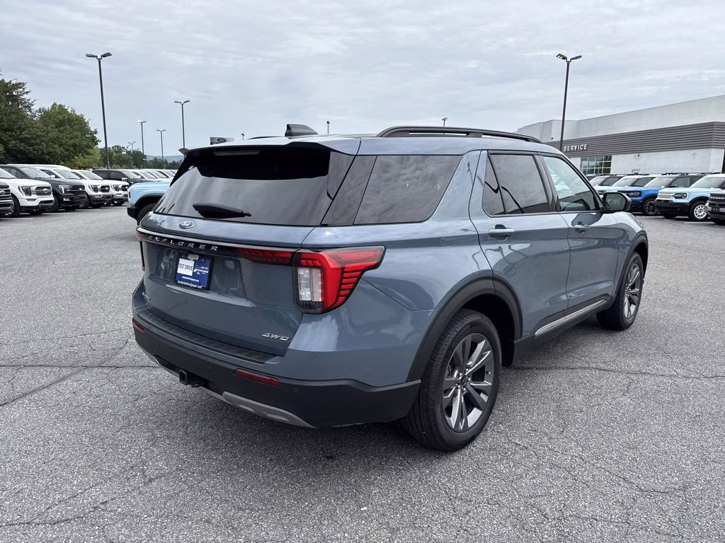 2025 Vapor Blue Metallic Ford Explorer Active 4X4 SUV