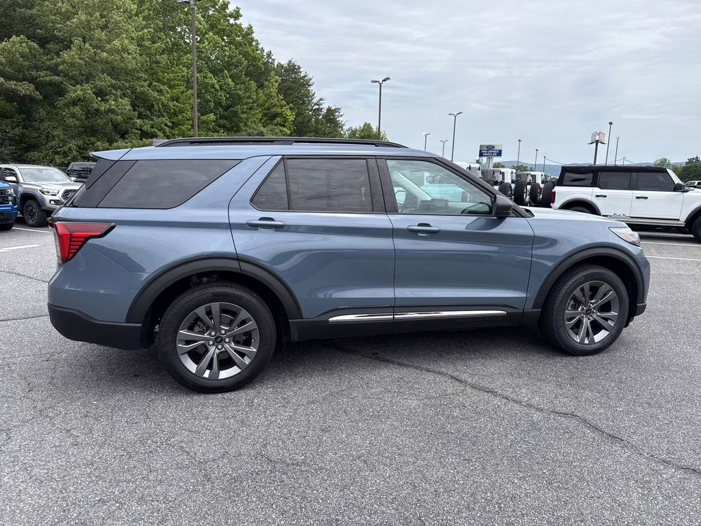 2025 Vapor Blue Metallic Ford Explorer Active 4X4 SUV