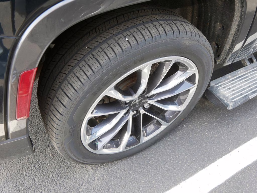 2022 Diamond Black Crystal Pearlcoat Jeep Wagoneer Series III 4X4 SUV