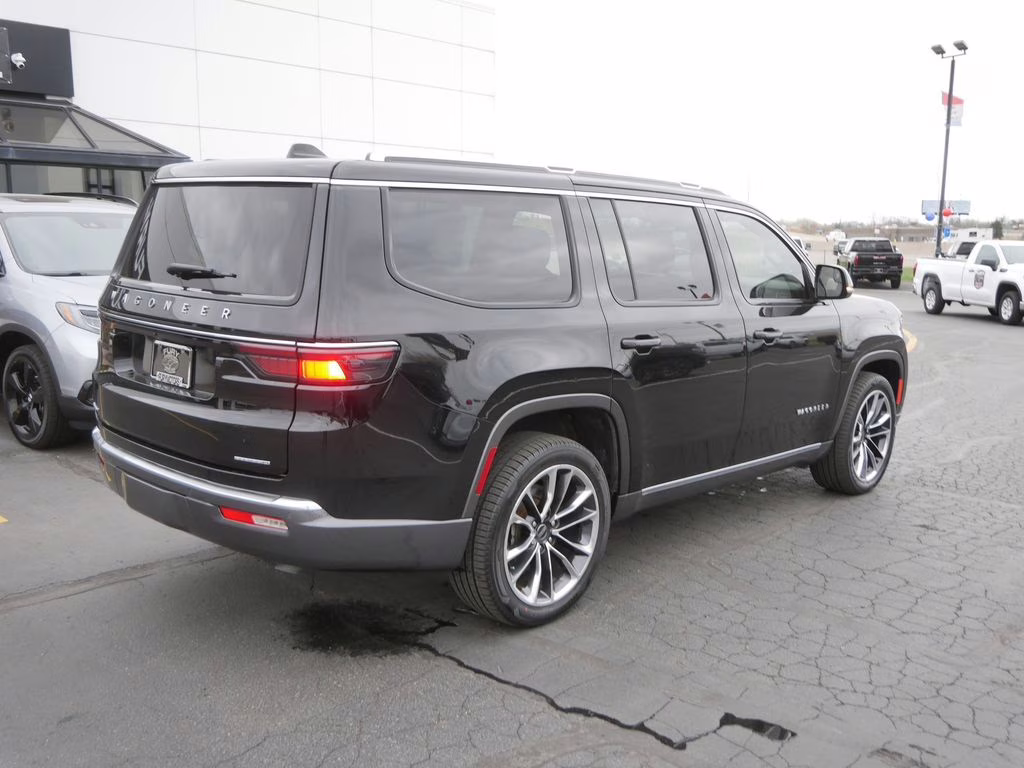 2022 Diamond Black Crystal Pearlcoat Jeep Wagoneer Series III 4X4 SUV