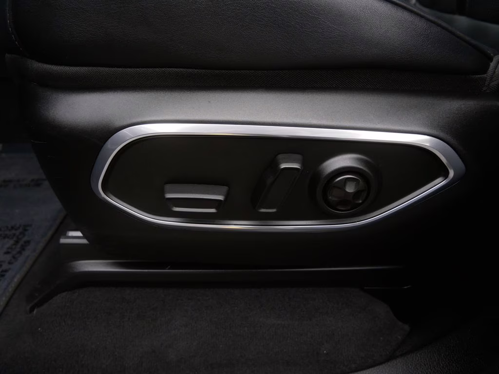 2022 Diamond Black Crystal Pearlcoat Jeep Wagoneer Series III 4X4 SUV