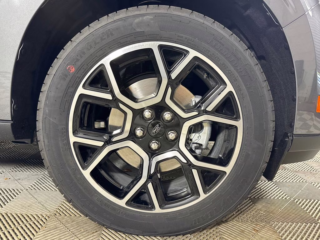 2026 Carbonized Gray Metallic Ford Maverick Lariat AWD Truck