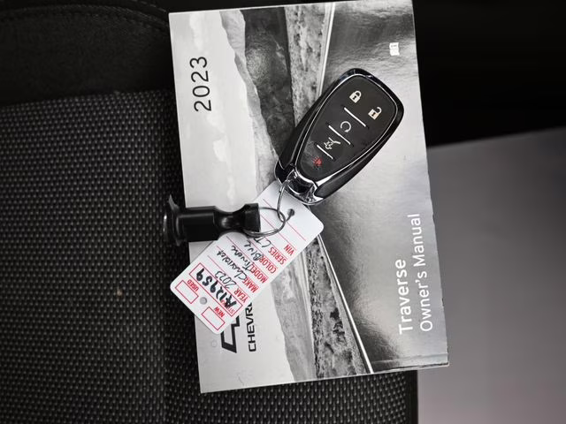 2023 Northsky Blue Metallic Chevrolet Traverse LT AWD SUV
