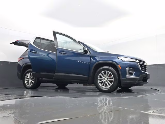 2023 Northsky Blue Metallic Chevrolet Traverse LT AWD SUV