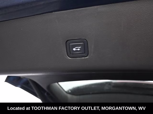 2023 Northsky Blue Metallic Chevrolet Traverse LT AWD SUV