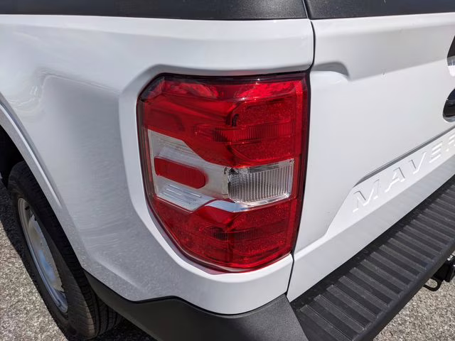 2026 Oxford White Ford Maverick XL FWD Truck