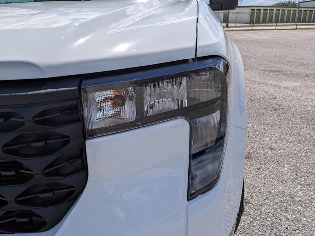 2026 Oxford White Ford Maverick XL FWD Truck