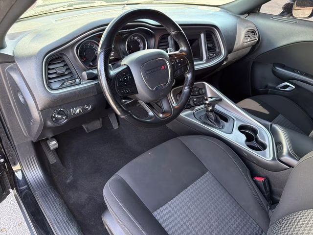 2022 Pitch Black Clearcoat Dodge Challenger GT RWD Coupe