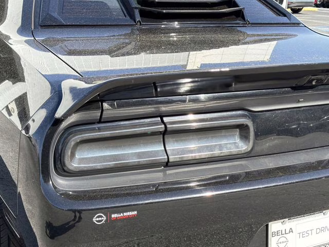 2022 Pitch Black Clearcoat Dodge Challenger GT RWD Coupe