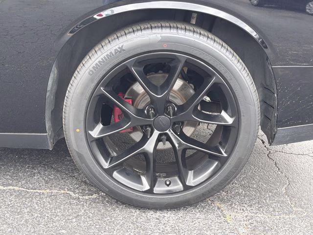 2022 Pitch Black Clearcoat Dodge Challenger GT RWD Coupe