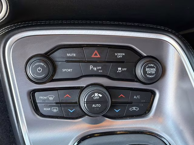 2022 Pitch Black Clearcoat Dodge Challenger GT RWD Coupe