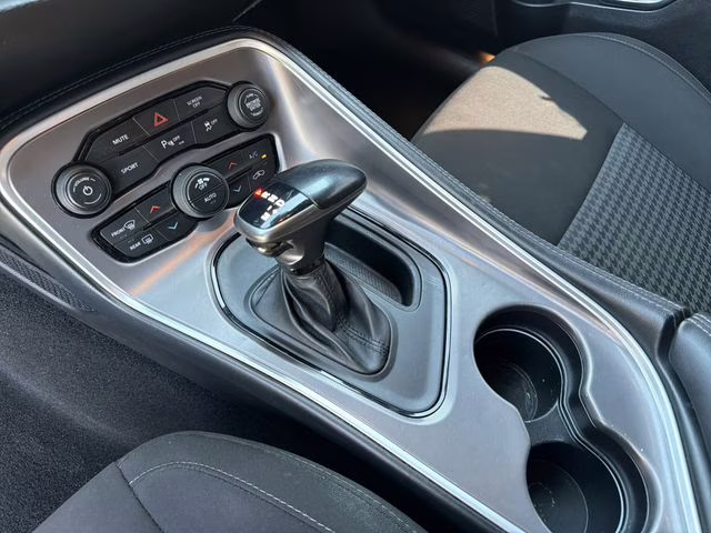 2022 Pitch Black Clearcoat Dodge Challenger GT RWD Coupe