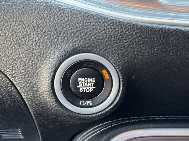 2022 Pitch Black Clearcoat Dodge Challenger GT RWD Coupe