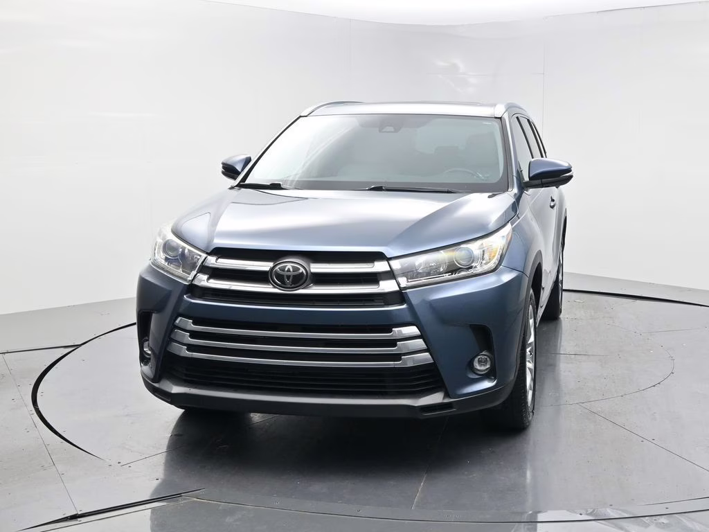 2019 Shoreline Mist Toyota Highlander Limited FWD SUV