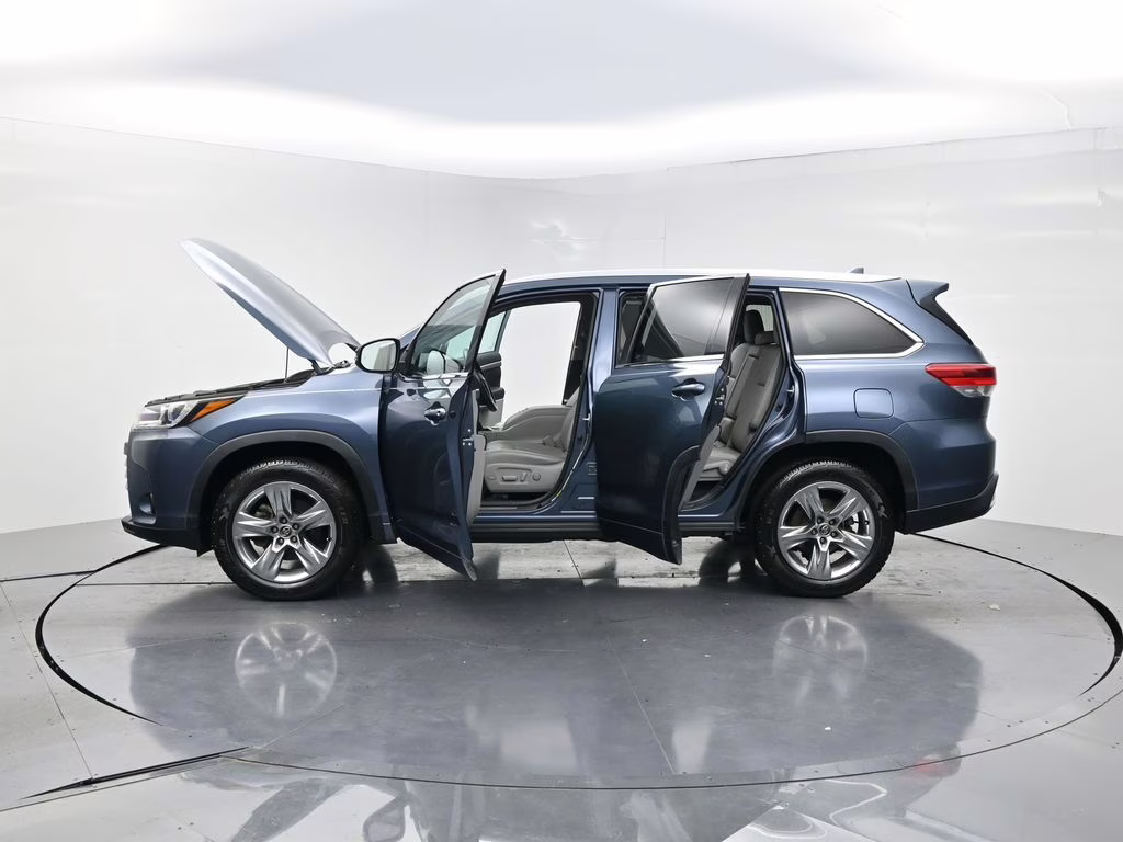 2019 Shoreline Mist Toyota Highlander Limited FWD SUV