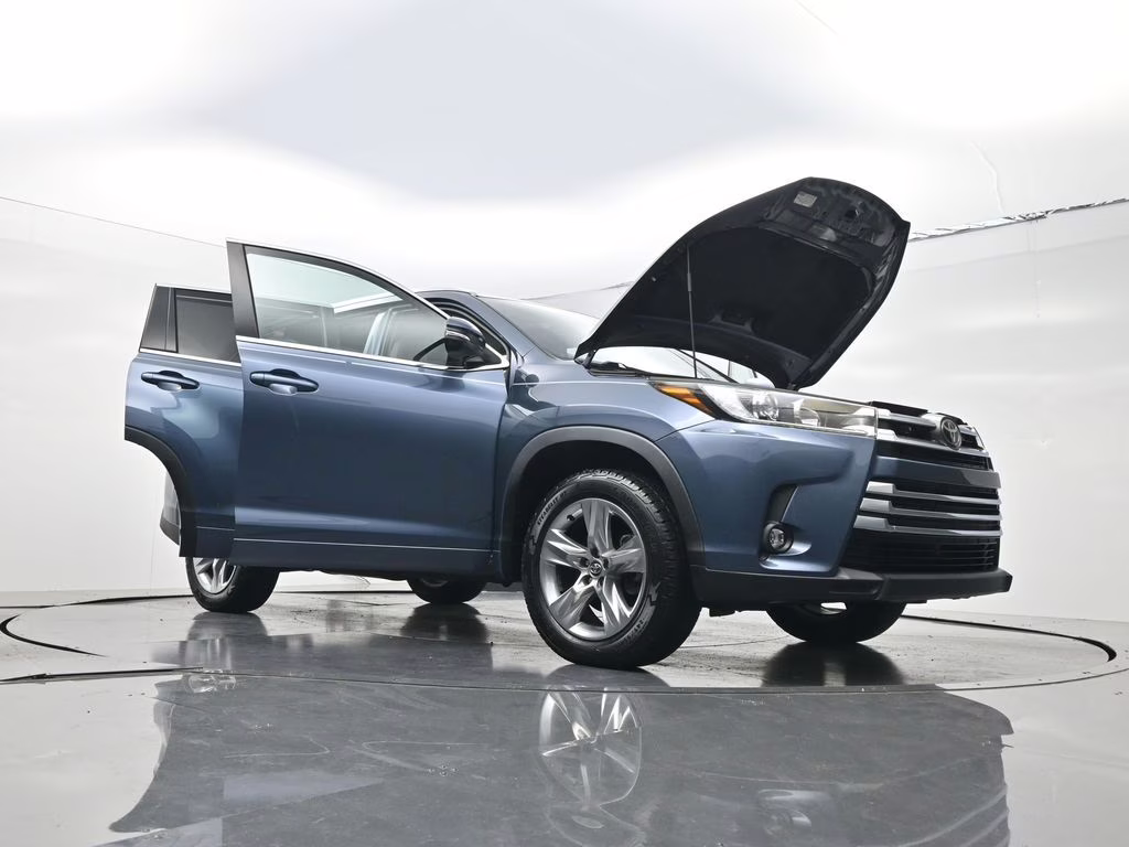 2019 Shoreline Mist Toyota Highlander Limited FWD SUV