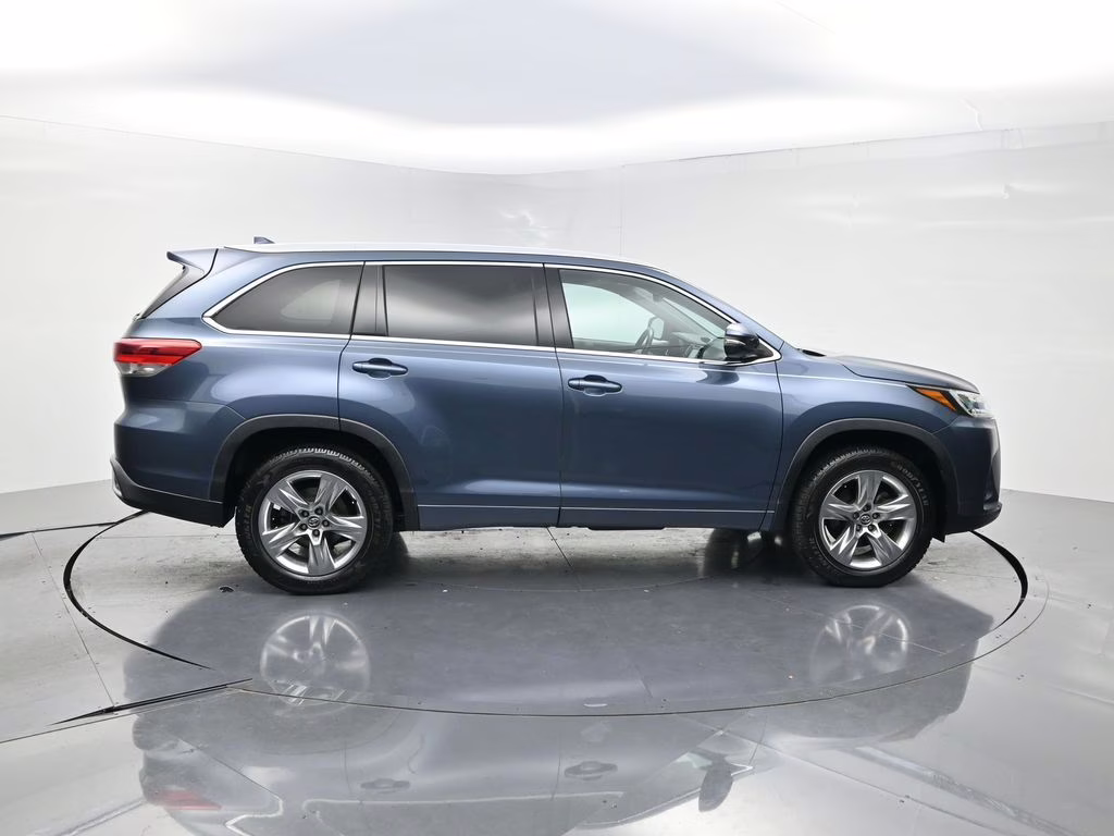 2019 Shoreline Mist Toyota Highlander Limited FWD SUV