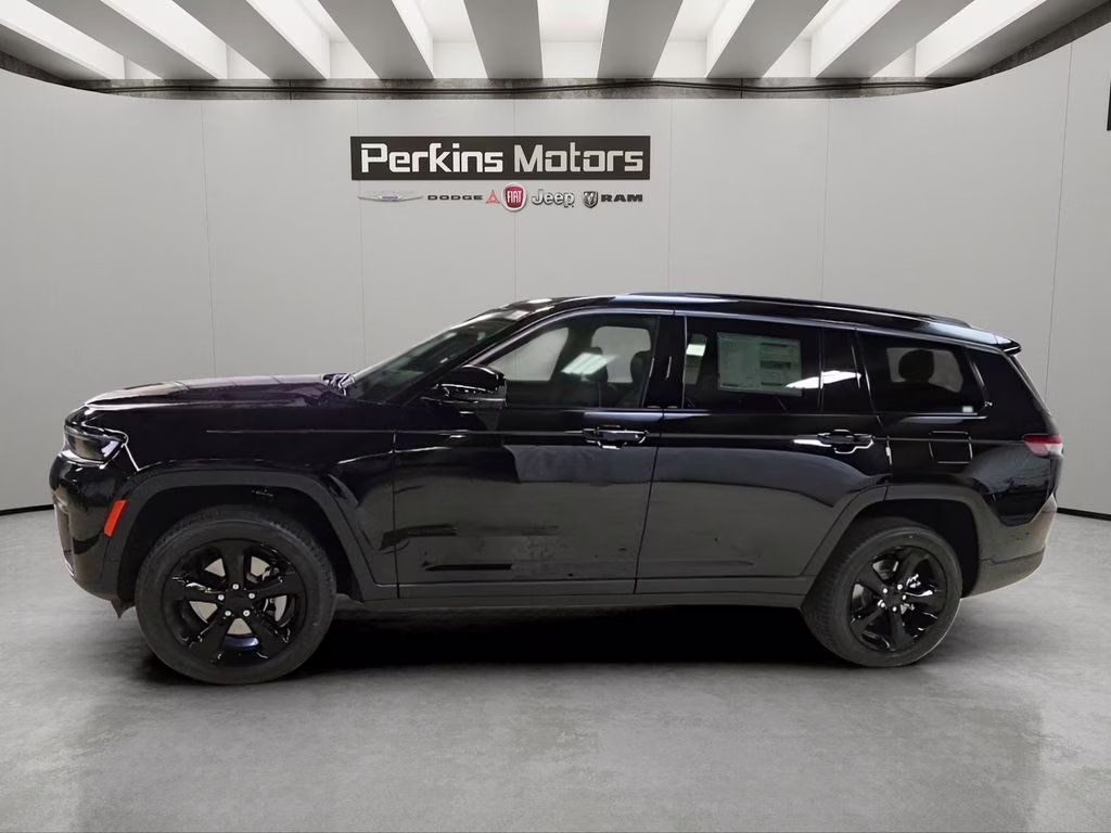 2026 Diamond Black Crystal Pearlcoat Jeep Grand Cherokee L Limited 4X4 SUV