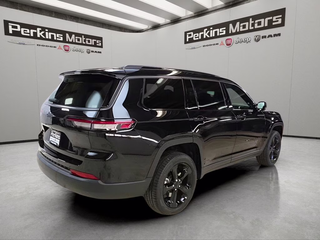 2026 Diamond Black Crystal Pearlcoat Jeep Grand Cherokee L Limited 4X4 SUV