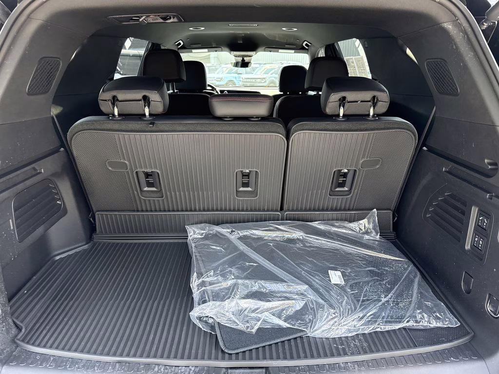 2026 Mosaic Black Metallic Chevrolet Traverse RS FWD SUV