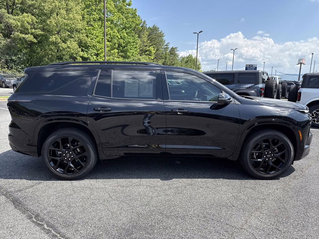 2026 Mosaic Black Metallic Chevrolet Traverse RS FWD SUV