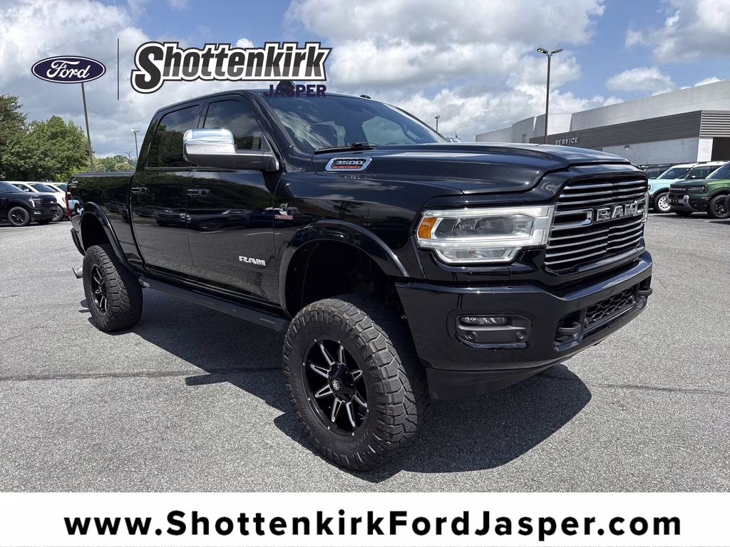 2022 Diamond Black Crystal Pearlcoat Ram 3500 Laramie 4X4 Truck