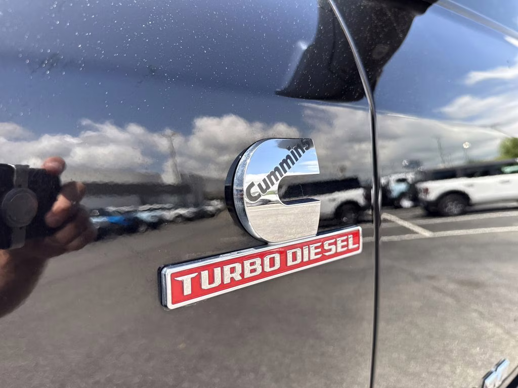 2022 Diamond Black Crystal Pearlcoat Ram 3500 Laramie 4X4 Truck