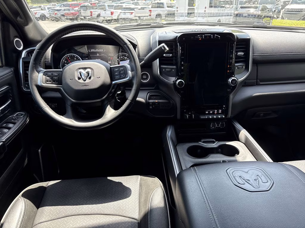 2022 Diamond Black Crystal Pearlcoat Ram 3500 Laramie 4X4 Truck
