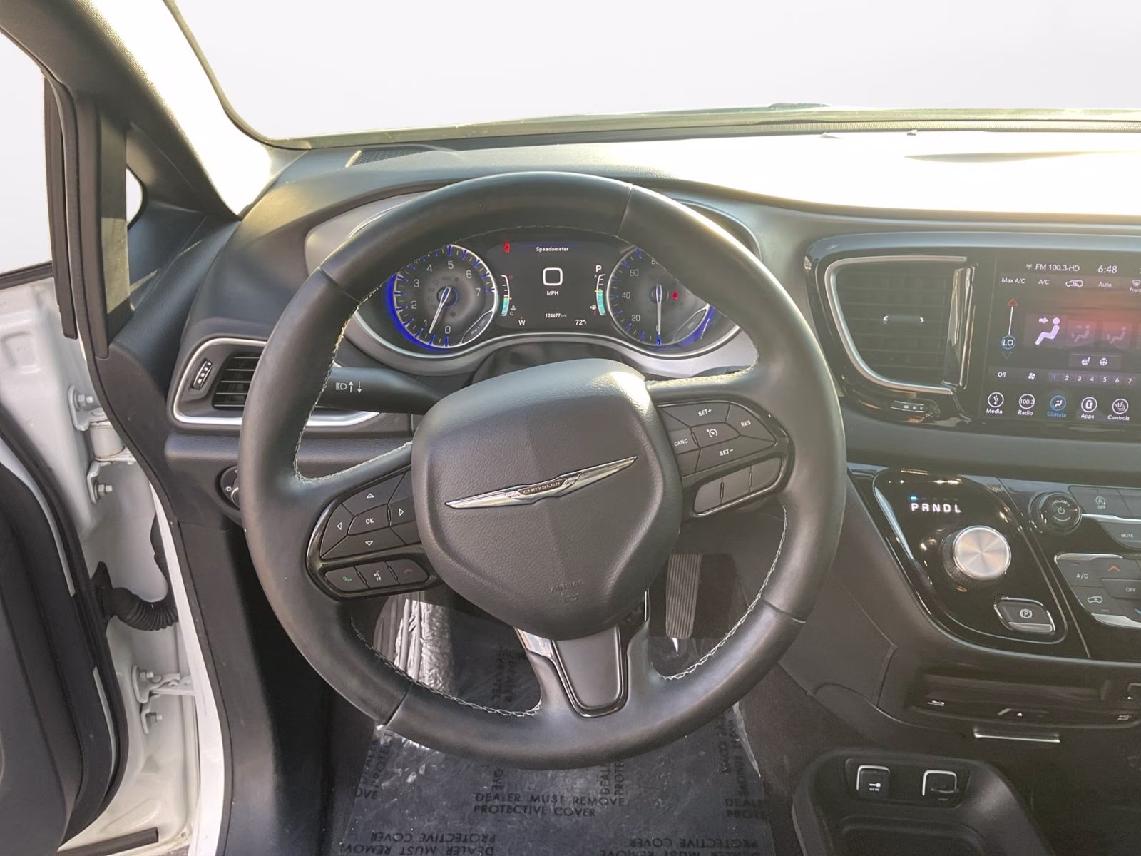 2018 Bright White Clearcoat Chrysler Pacifica Touring L Plus FWD Van