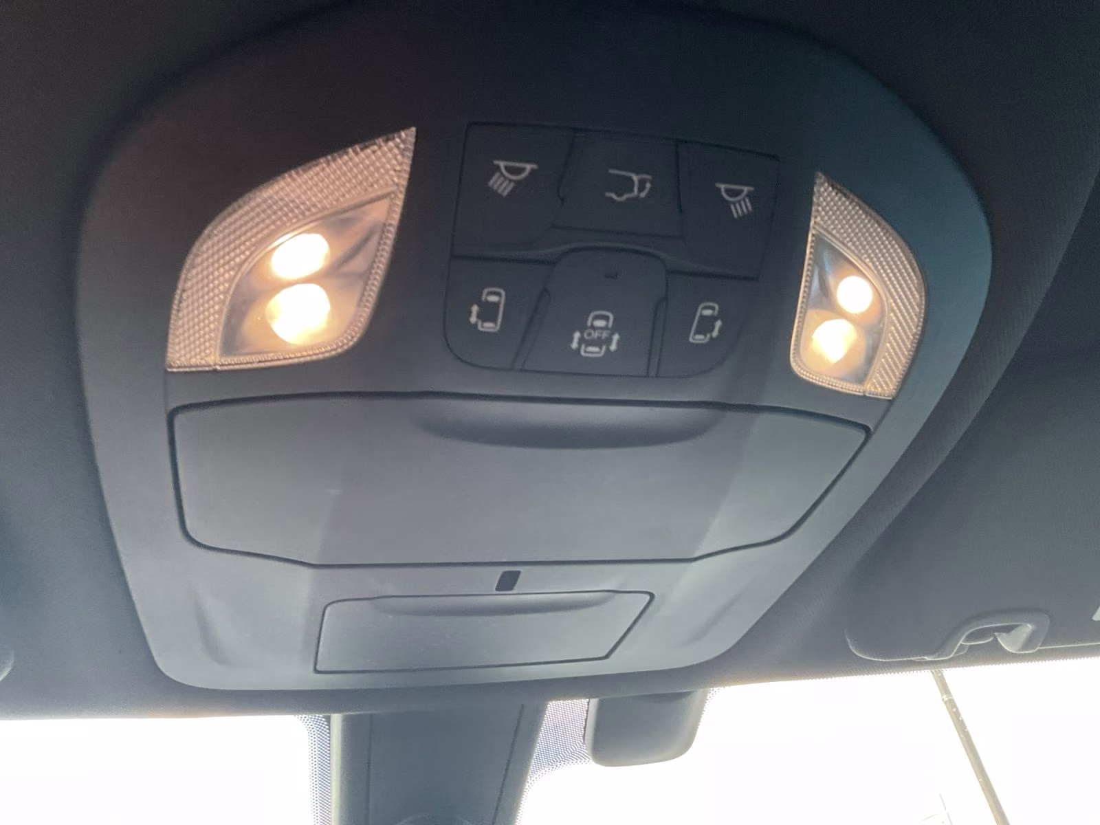 2018 Bright White Clearcoat Chrysler Pacifica Touring L Plus FWD Van