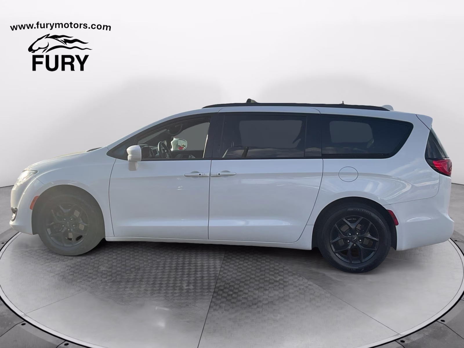 2018 Bright White Clearcoat Chrysler Pacifica Touring L Plus FWD Van
