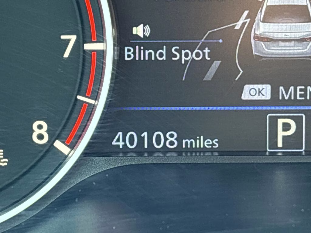 2023 Gun Metallic Nissan Altima 2.5 SL FWD Sedan