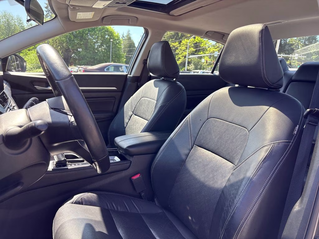 2023 Gun Metallic Nissan Altima 2.5 SL FWD Sedan