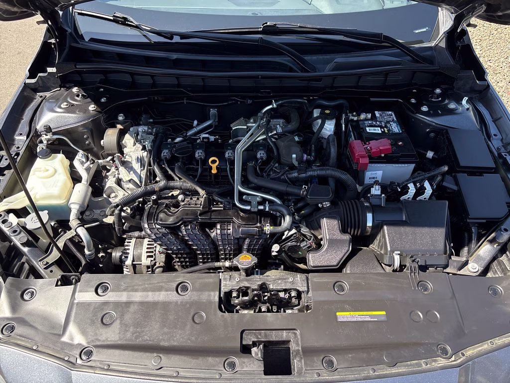 2023 Gun Metallic Nissan Altima 2.5 SL FWD Sedan