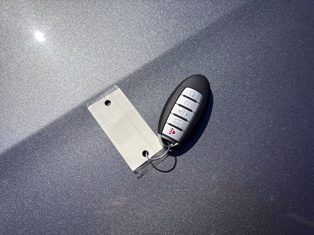 2023 Gun Metallic Nissan Altima 2.5 SL FWD Sedan