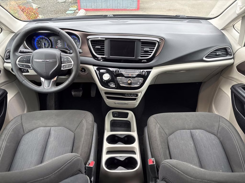 2022 Granite Crystal Metallic Clearcoat Chrysler Voyager LX FWD Van