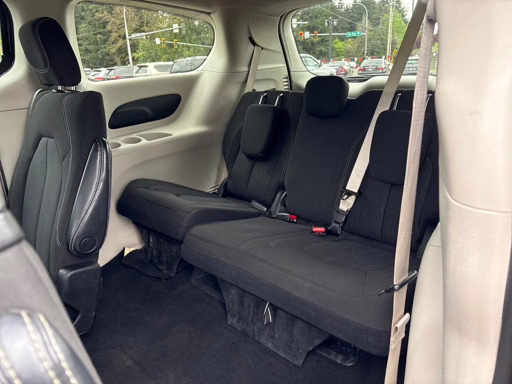2022 Granite Crystal Metallic Clearcoat Chrysler Voyager LX FWD Van