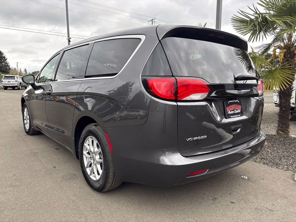 2022 Granite Crystal Metallic Clearcoat Chrysler Voyager LX FWD Van