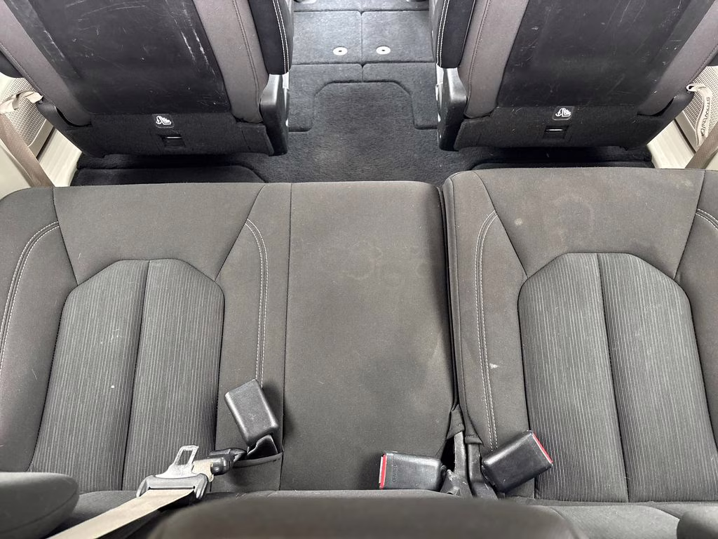 2022 Granite Crystal Metallic Clearcoat Chrysler Voyager LX FWD Van
